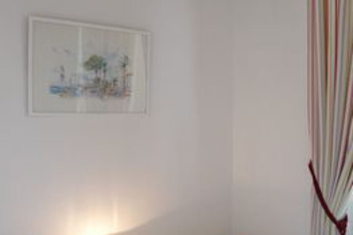 Room 9 of 47