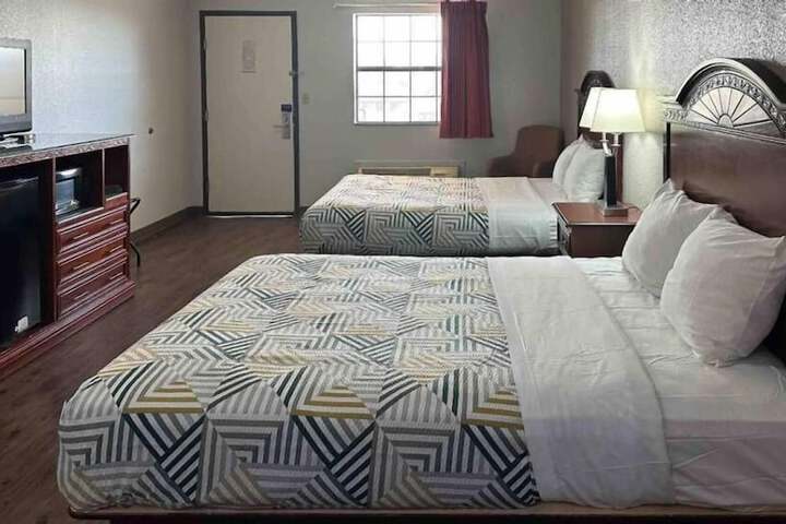 Room 21 of 37