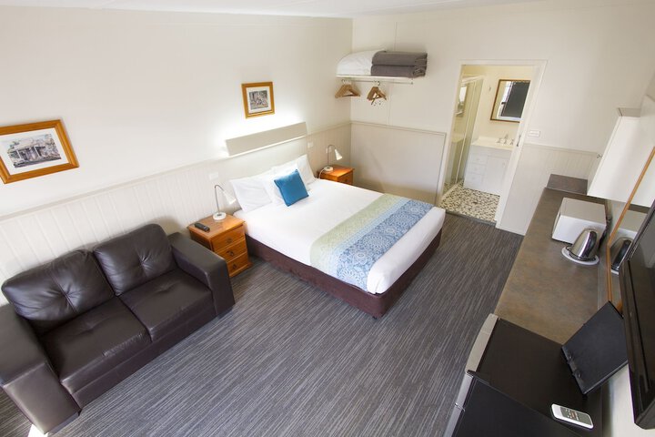 Room 16 of 27
