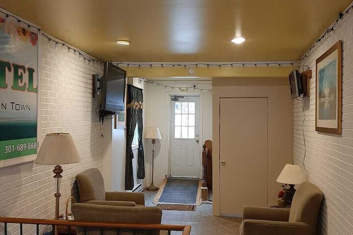 Hotel Interior 7 of 31