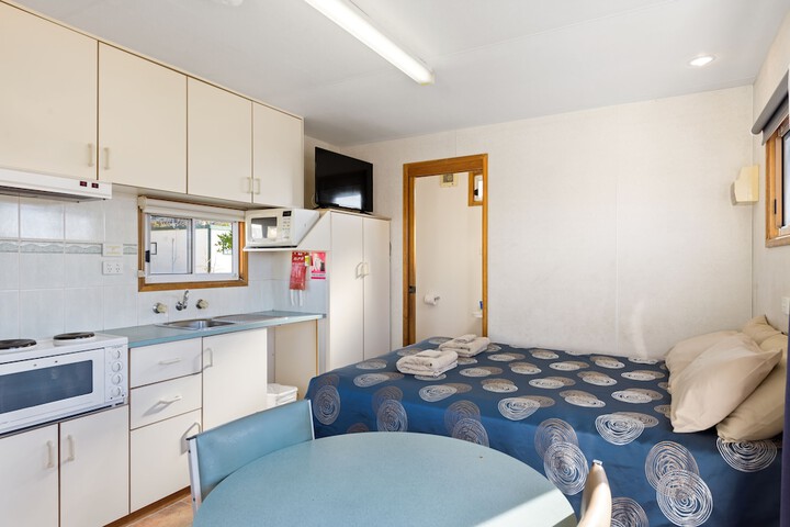 Room 5 of 113