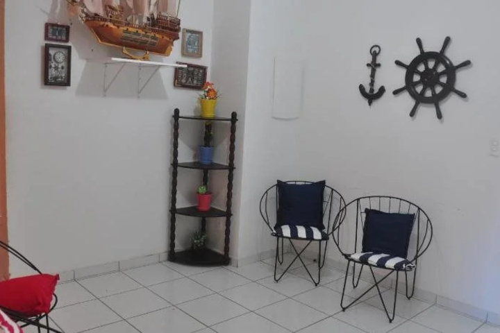 Room 10 of 13