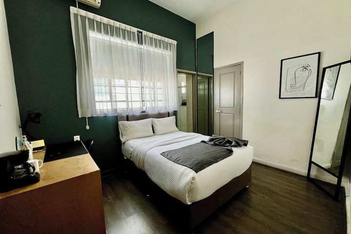 Room 8 of 53