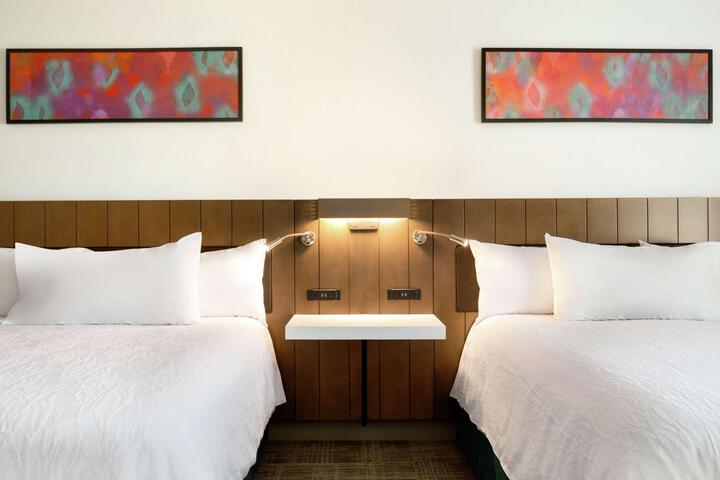 2 Queen Beds (9 of 9)