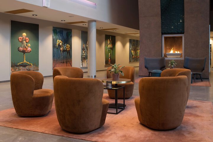 Hotel Lobby