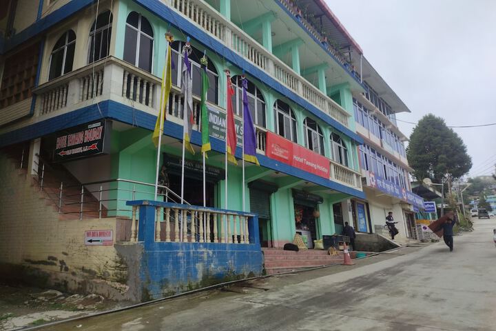 Hotel Tawang Holiday