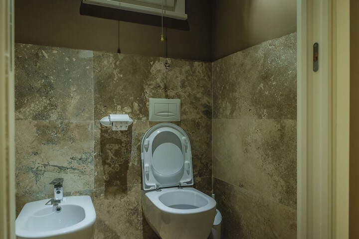 Room 45 of 66