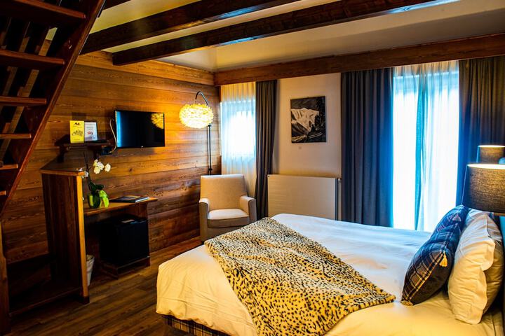 Room 12 of 48