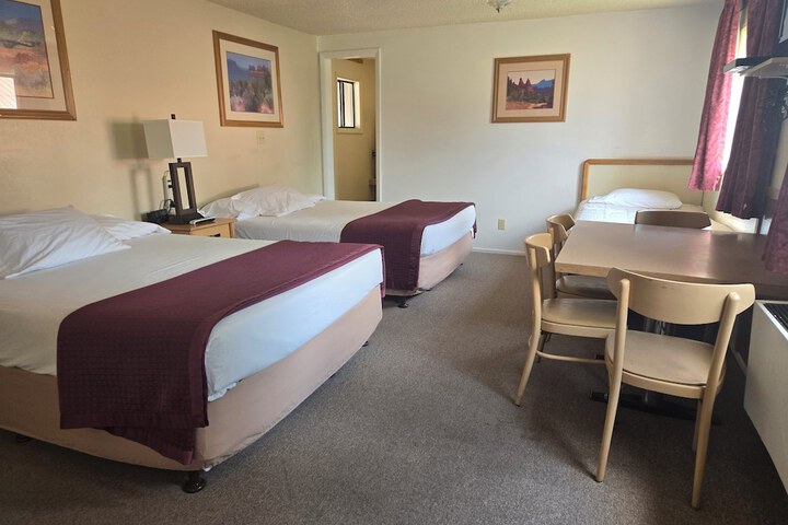 Room 6 of 37