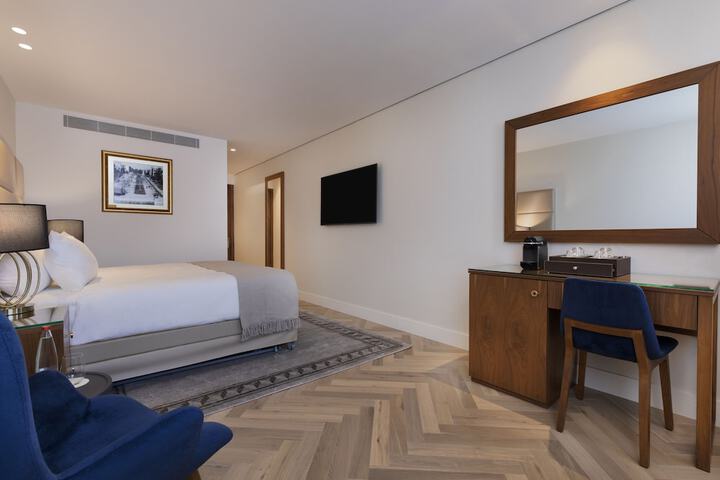 Room 7 of 53