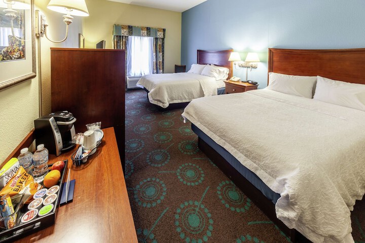 2 Queen Beds Hearing Accessible (3 of 4)