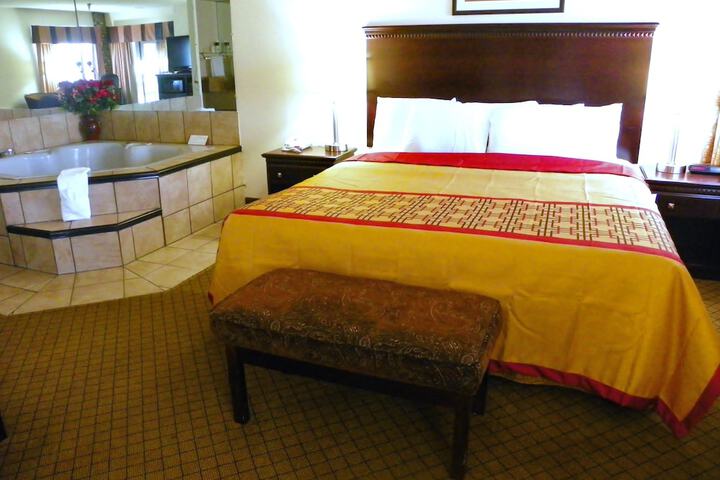 Standard | King Bed (10 of 12)