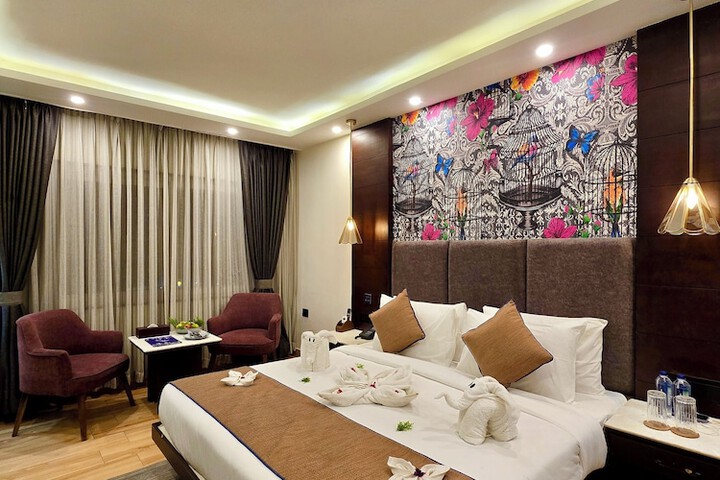 Room 2 of 7