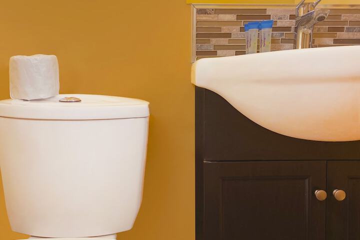 Bathroom sink