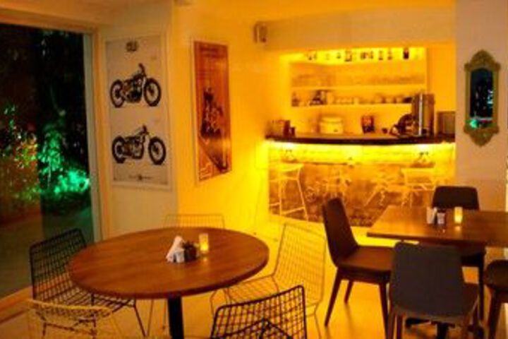 Hotel Bar
