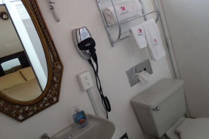 Room 9 of 46