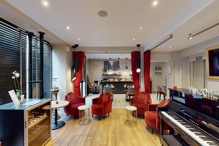 Guest Lobby