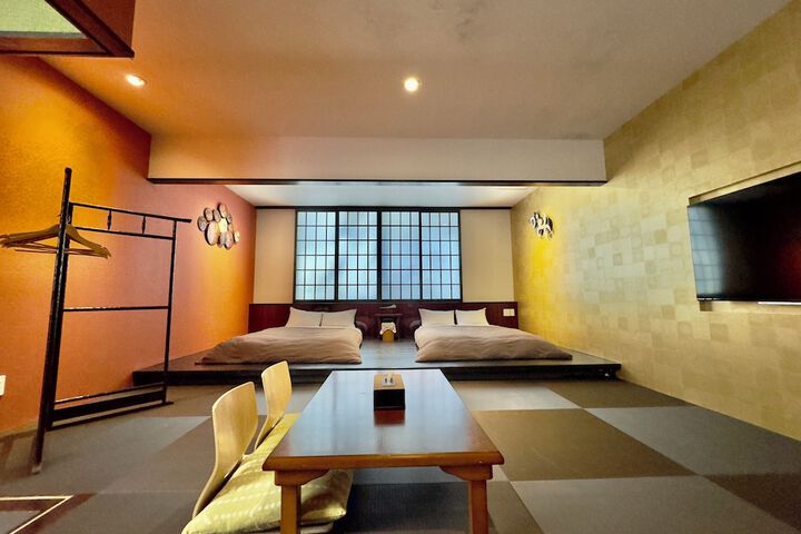 Room 10 of 193