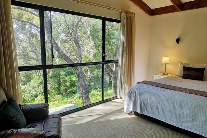 Room 35 of 127
