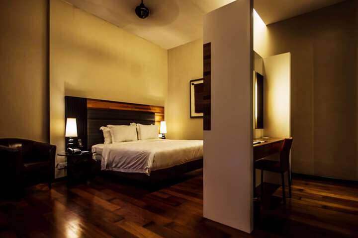 Room 10 of 73