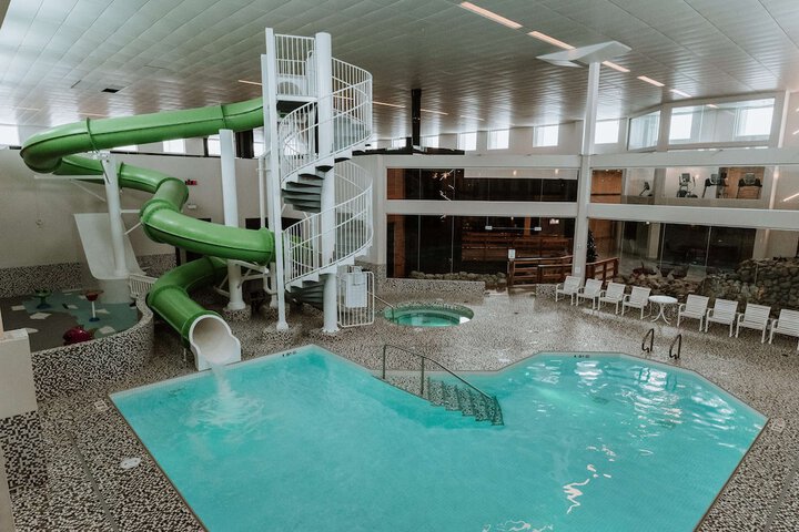 Pools & Facilities