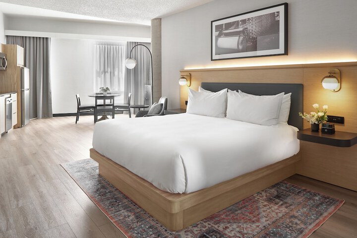 1 King Bed (13 of 21)