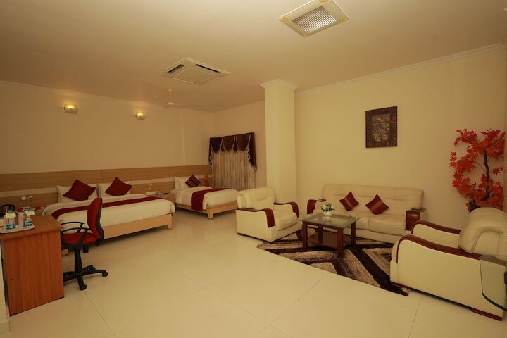 Room 4 of 30