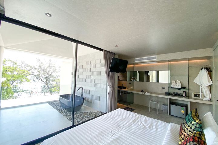 Room 5 of 52