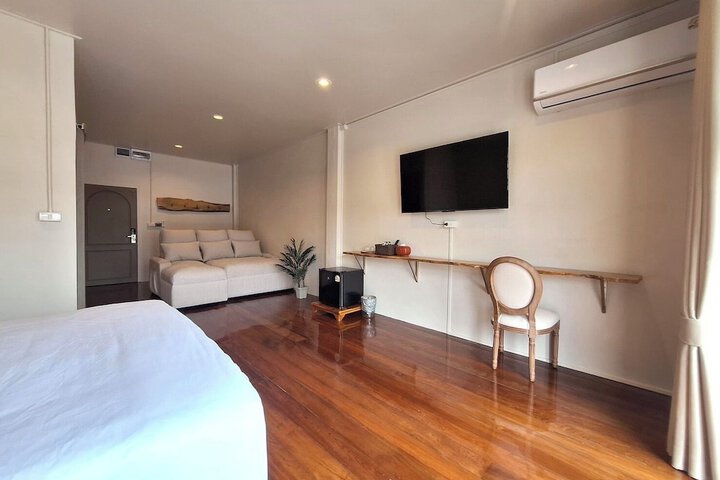 Room 25 of 63