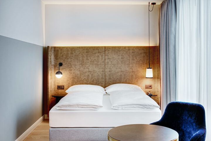 Room 17 of 52