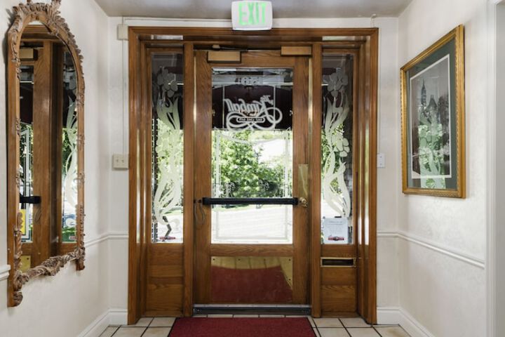 Hotel 3 of 106