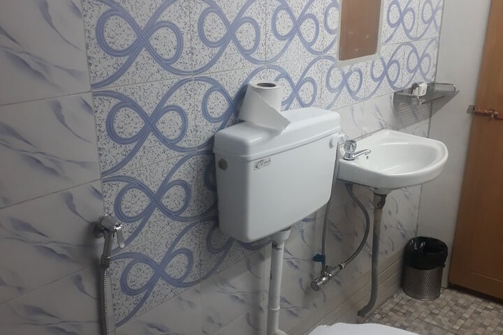 Room 8 of 8
