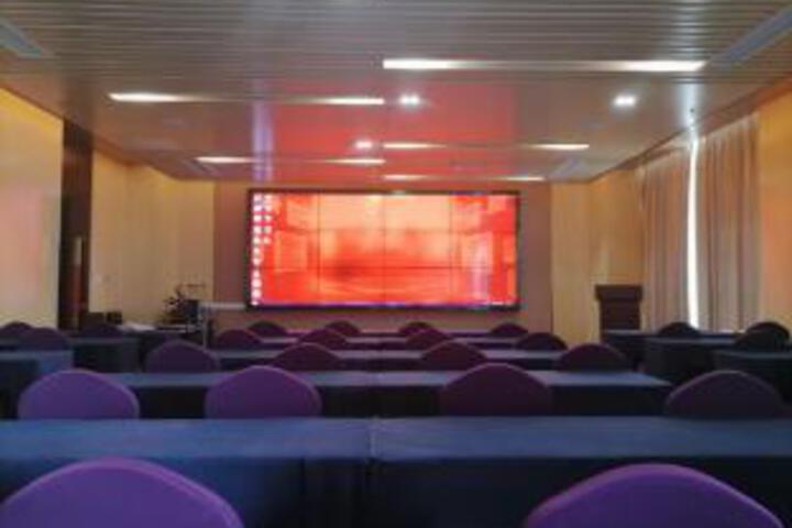 Room 15 of 23