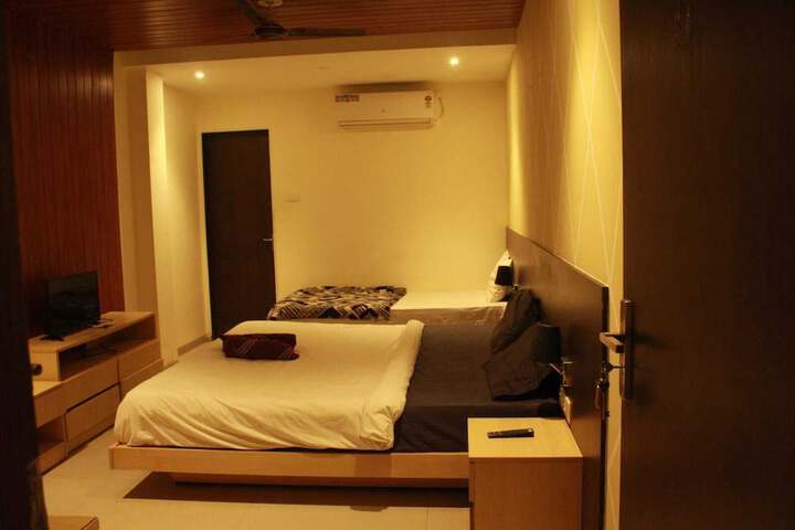 Room 7 of 10