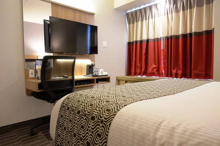 1 Queen Bed (45 of 50)