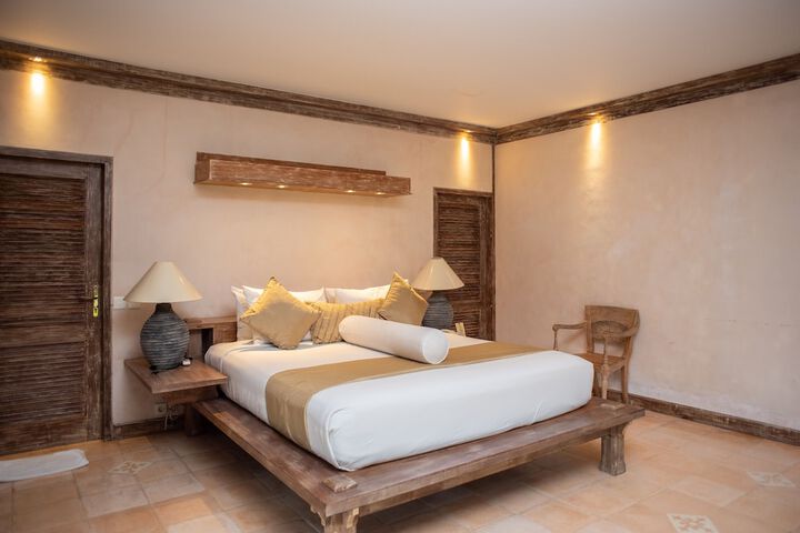 Room 15 of 120