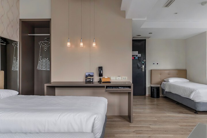 Room 48 of 93