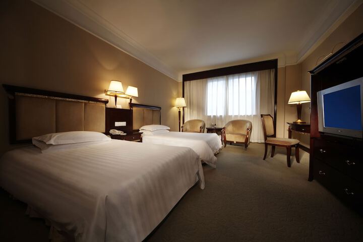 Room 7 of 24