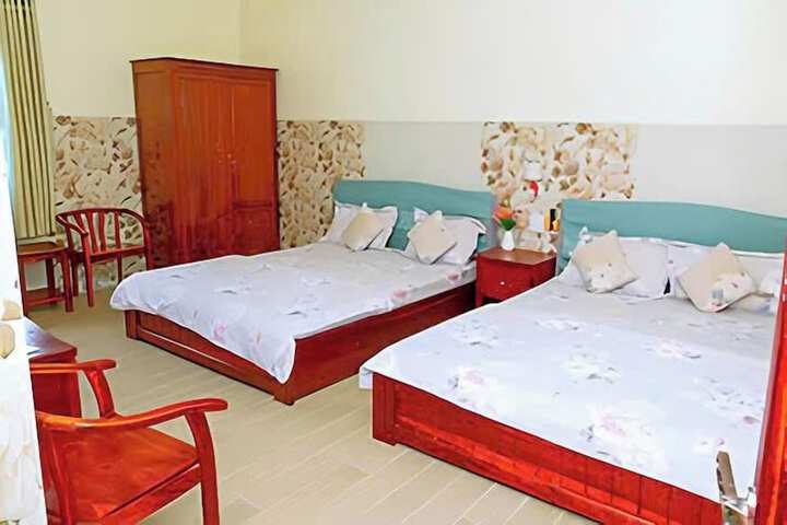 Room 27 of 49