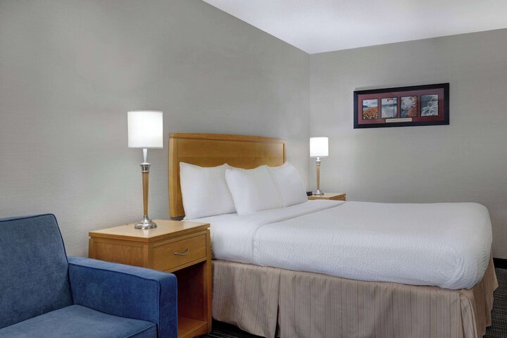 Room 16 of 31