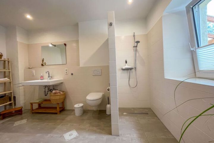 Room 6 of 14