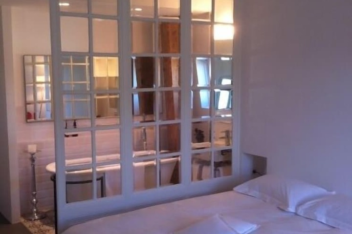Room 7 of 40