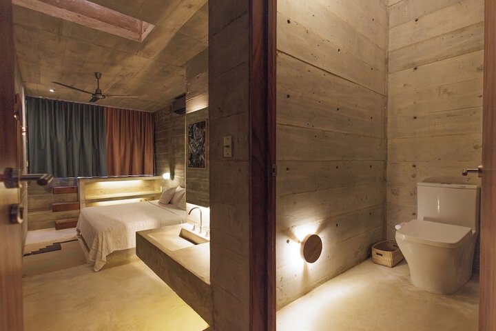Room 28 of 51