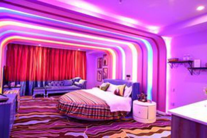 Room 16 of 21