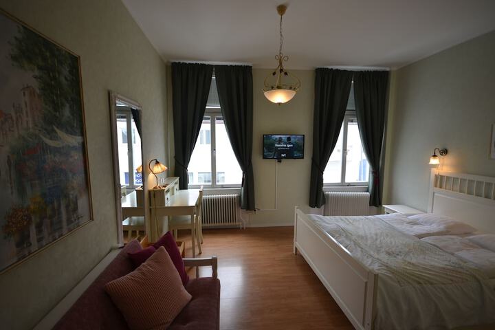 Room 17 of 57
