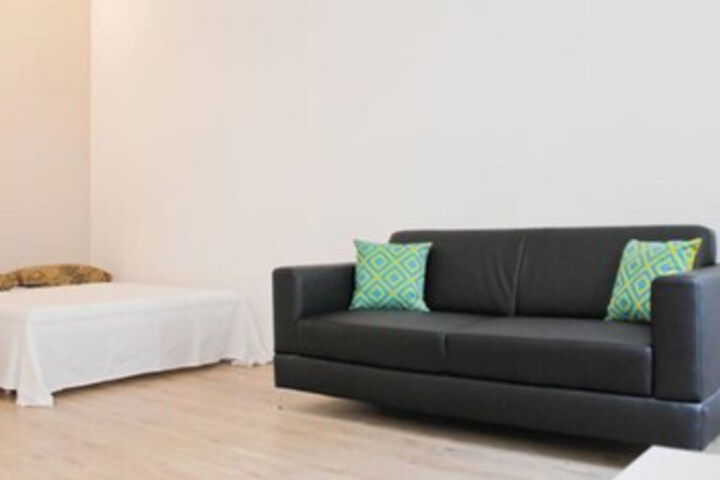 Room 4 of 17