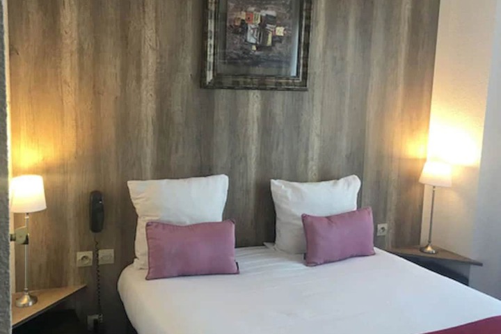 Room 13 of 22