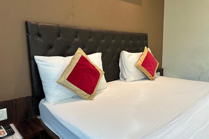 Room 5 of 19