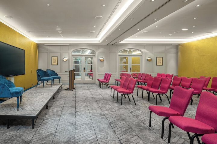Ballroom/Hall 158 of 200