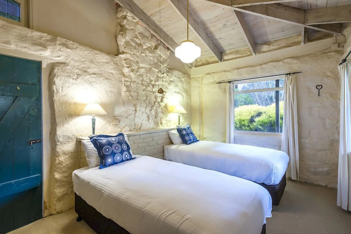 Room 4 of 26